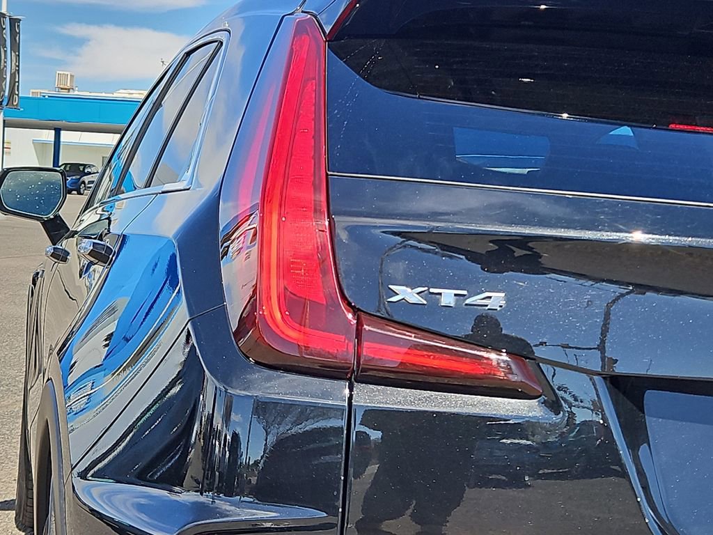Used 2025 Cadillac XT4 Premium Luxury image 10
