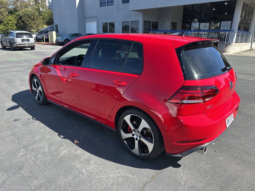 Used 2019 Volkswagen Golf 4-Door image 2