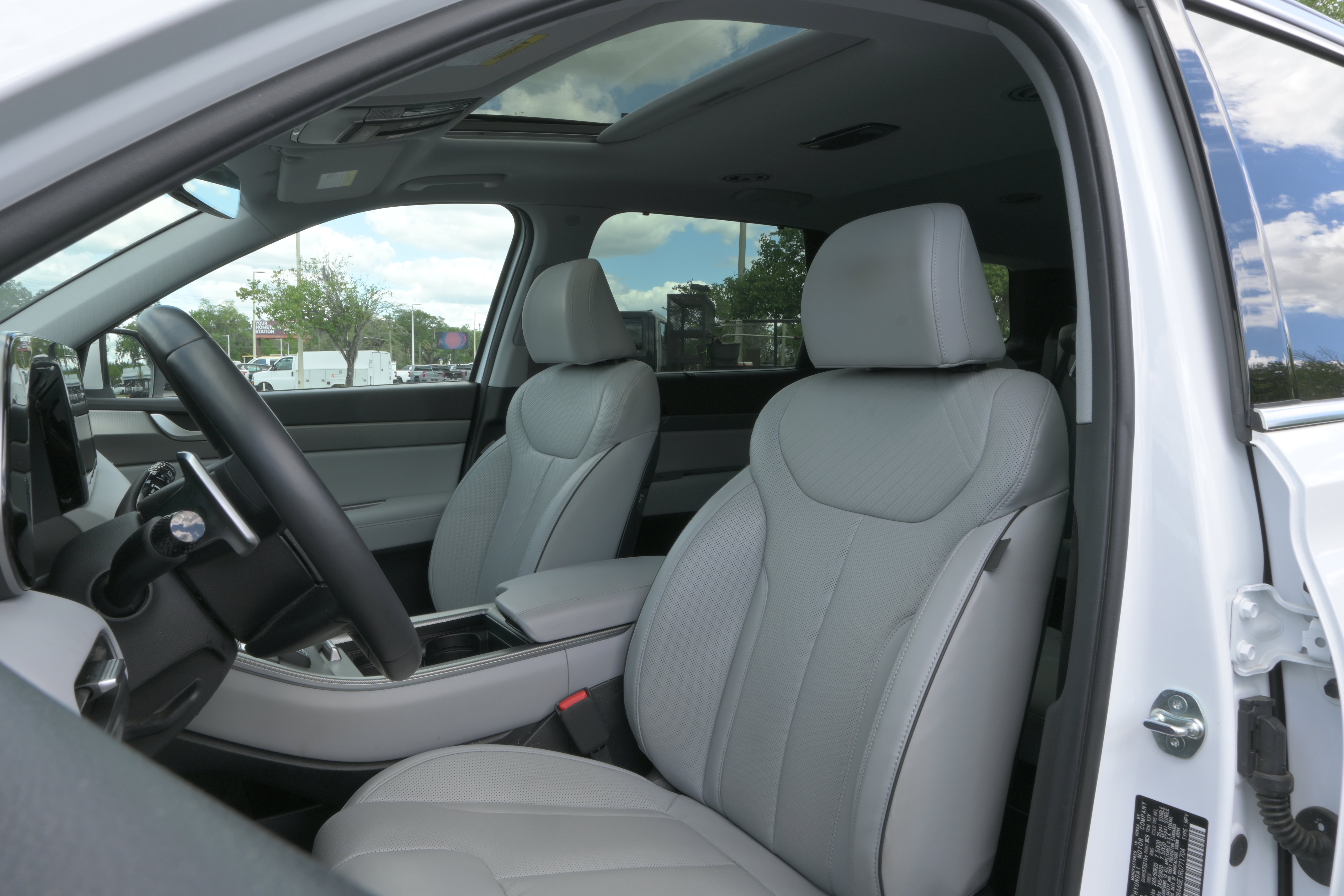 Used 2024 Hyundai Palisade SEL w/ Premium Package image 8