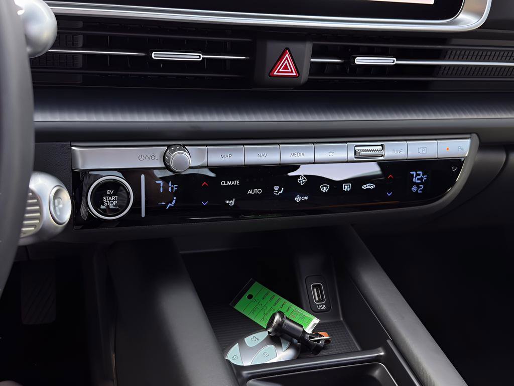 Used 2025 Hyundai Ioniq 6 SE image 13