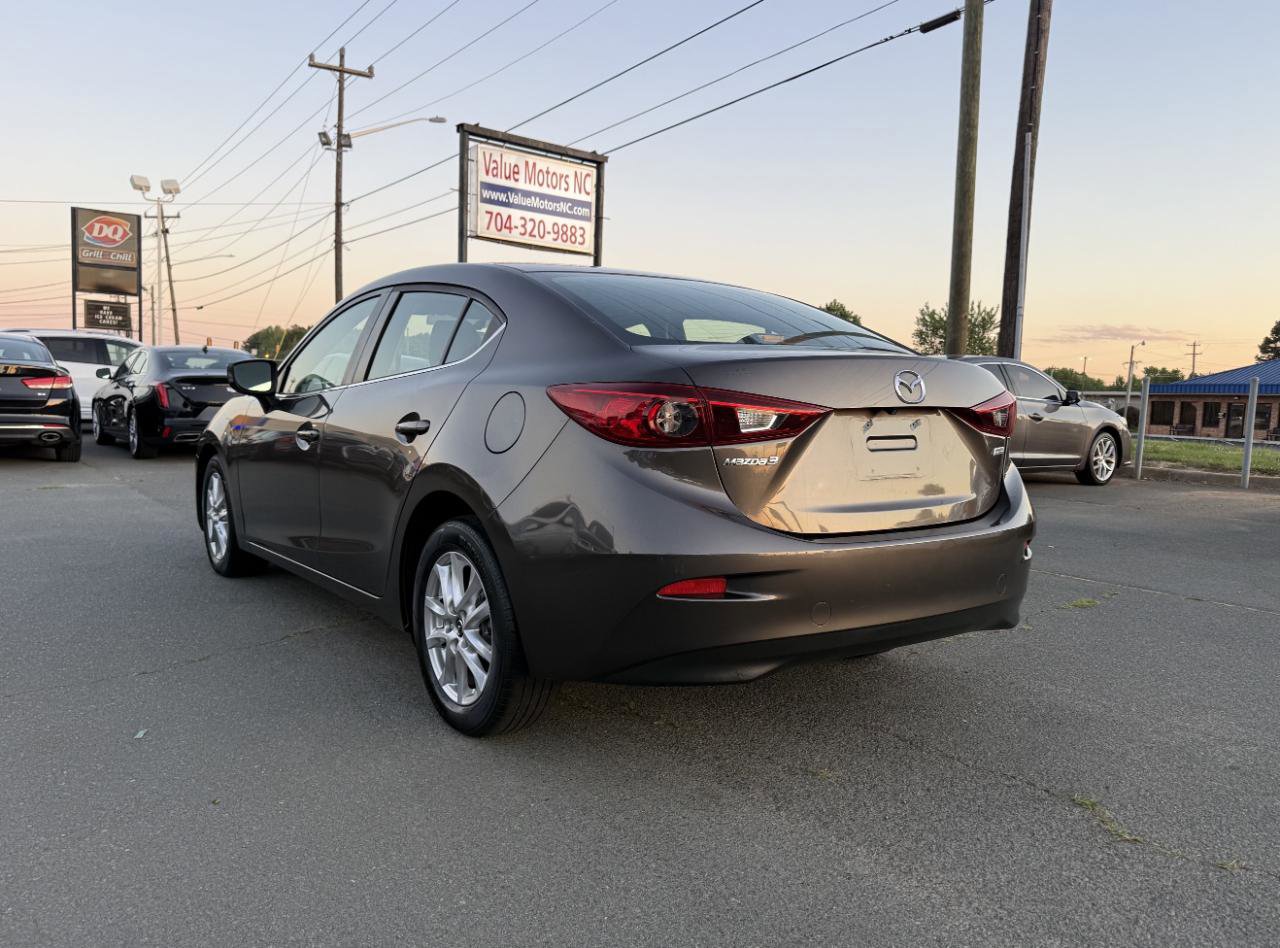 Used 2016 MAZDA MAZDA3 i Sport w/ Preferred Equipment Package FWD image 4