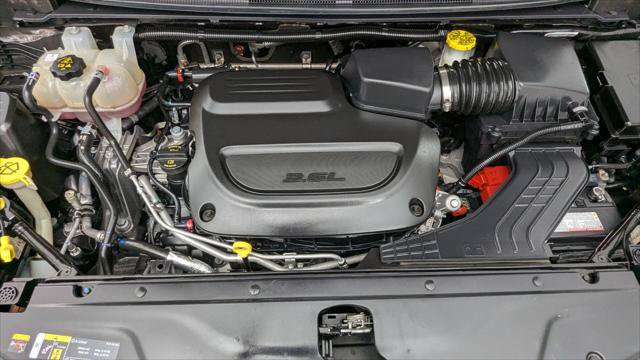 Used 2023 Chrysler Pacifica Touring-L FWD image 31