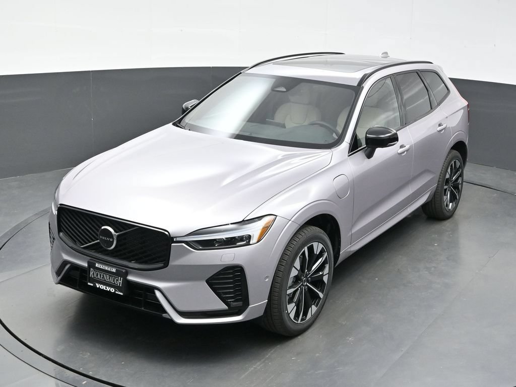 New 2026 Volvo XC60 T8 Plus w/ Climate Package PRO AWD/4WD image 31