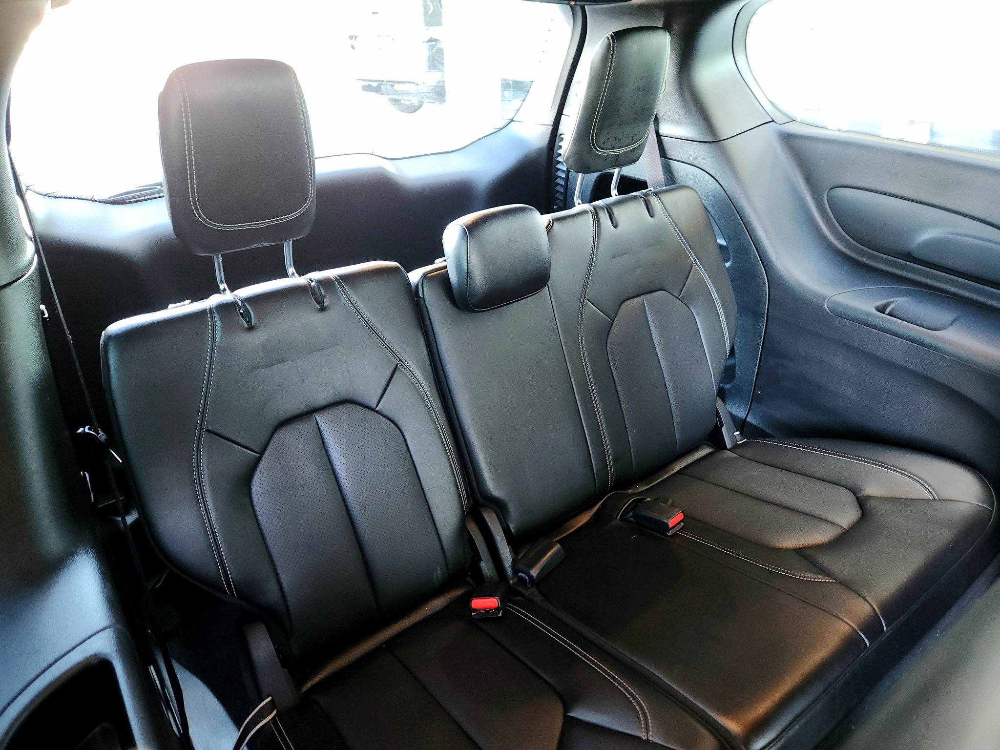Used 2025 Chrysler Pacifica Select FWD image 37