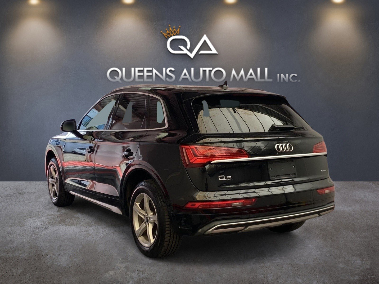 Used 2021 Audi Q5 2.0T Premium w/ Convenience Package AWD/4WD image 4