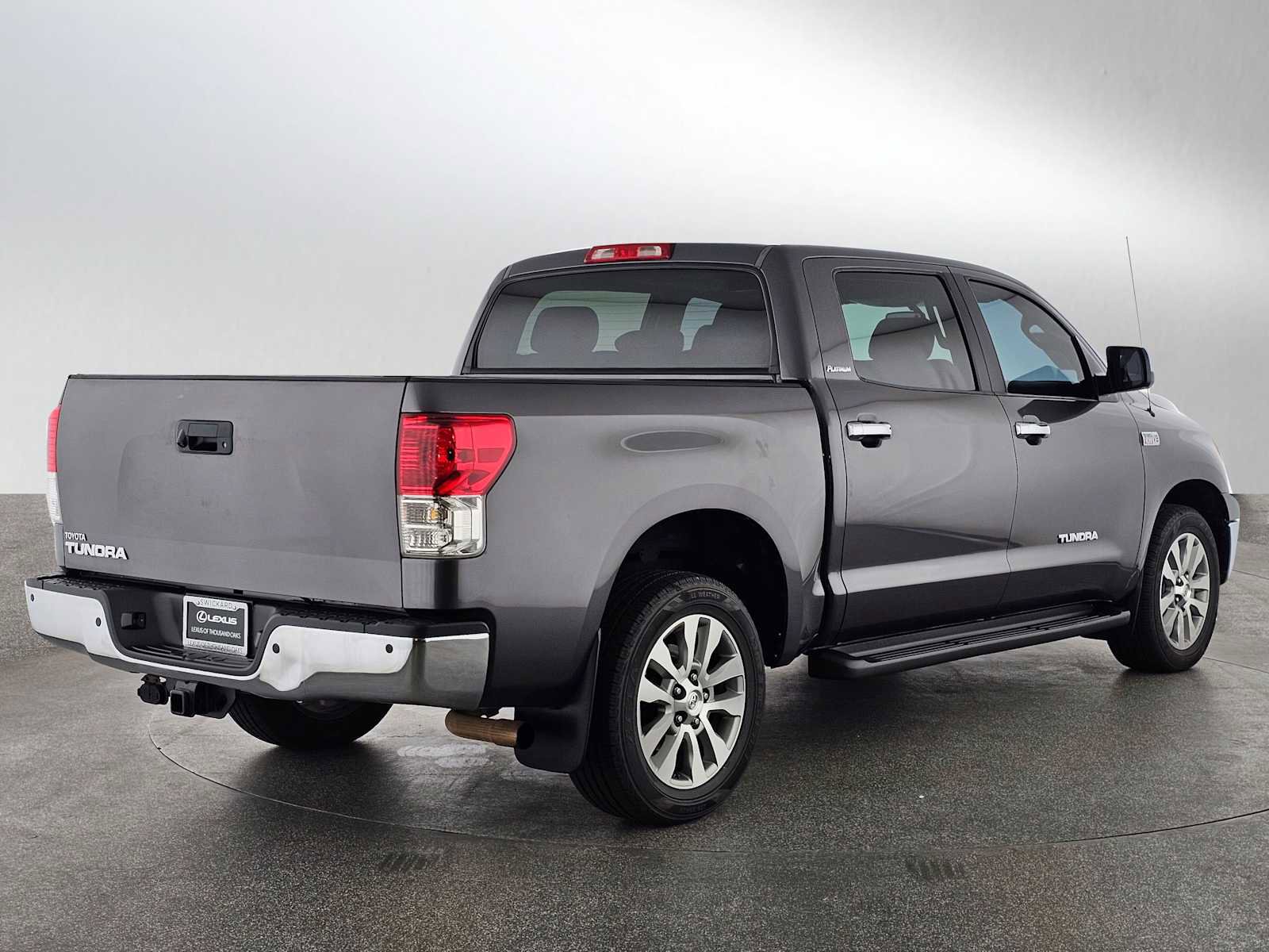 Used 2011 Toyota Tundra Limited w/ Platinum Pkg image 3