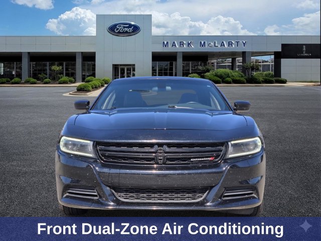 Used 2022 Dodge Charger SXT w/ Blacktop Package RWD image 9