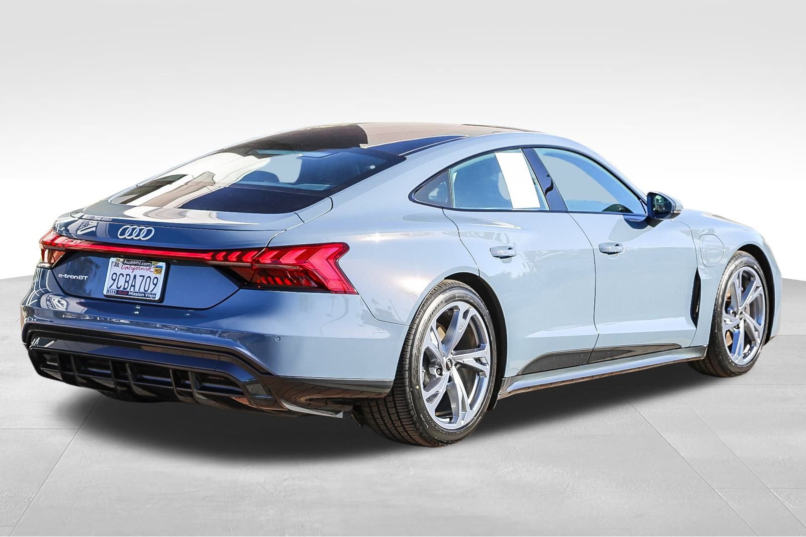 Used 2022 Audi e-tron GT Premium Plus image 8