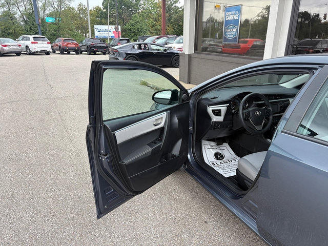 Used 2016 Toyota Corolla LE FWD image 9