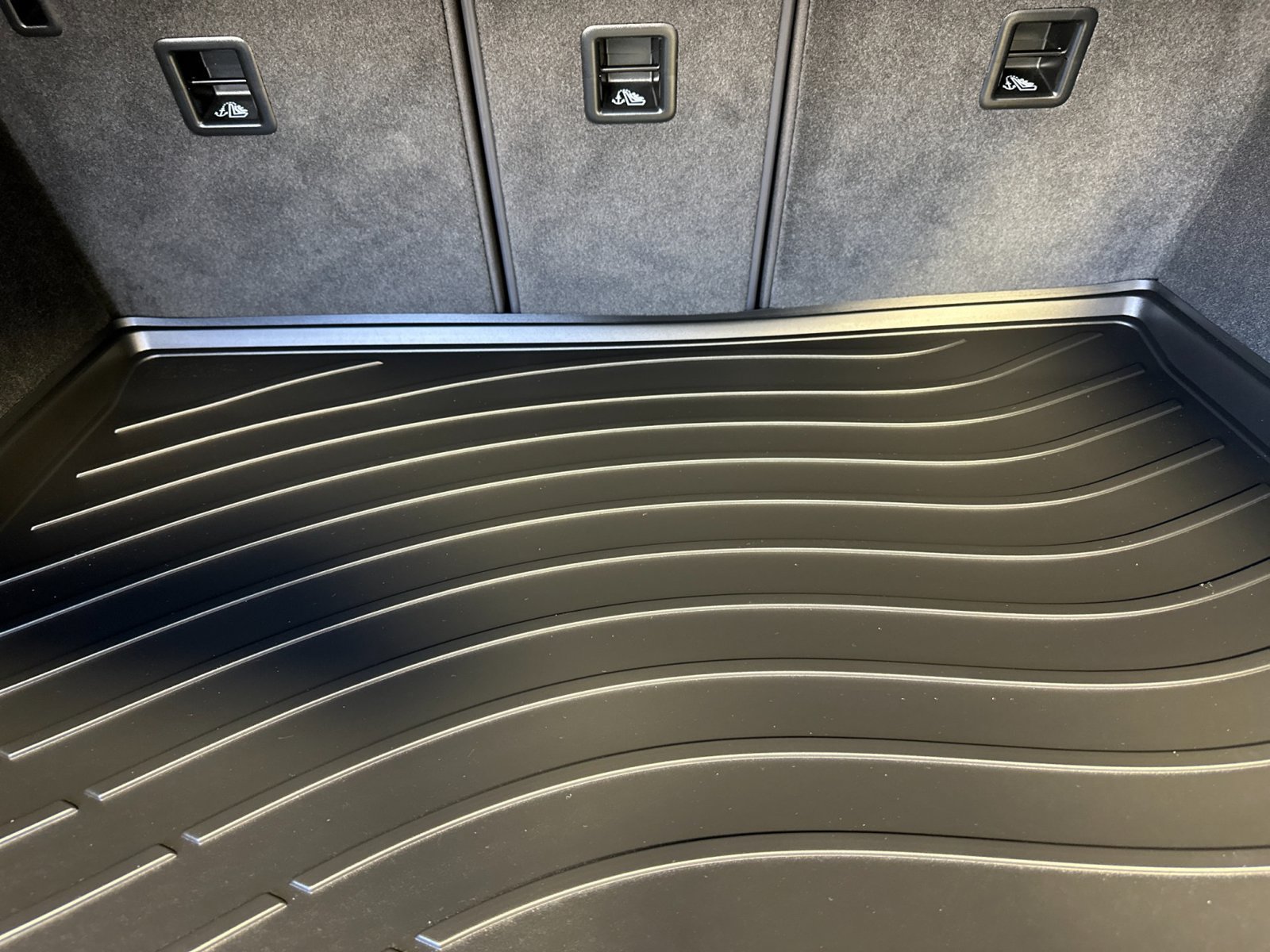 Certified 2026 Porsche Macan AWD/4WD image 17