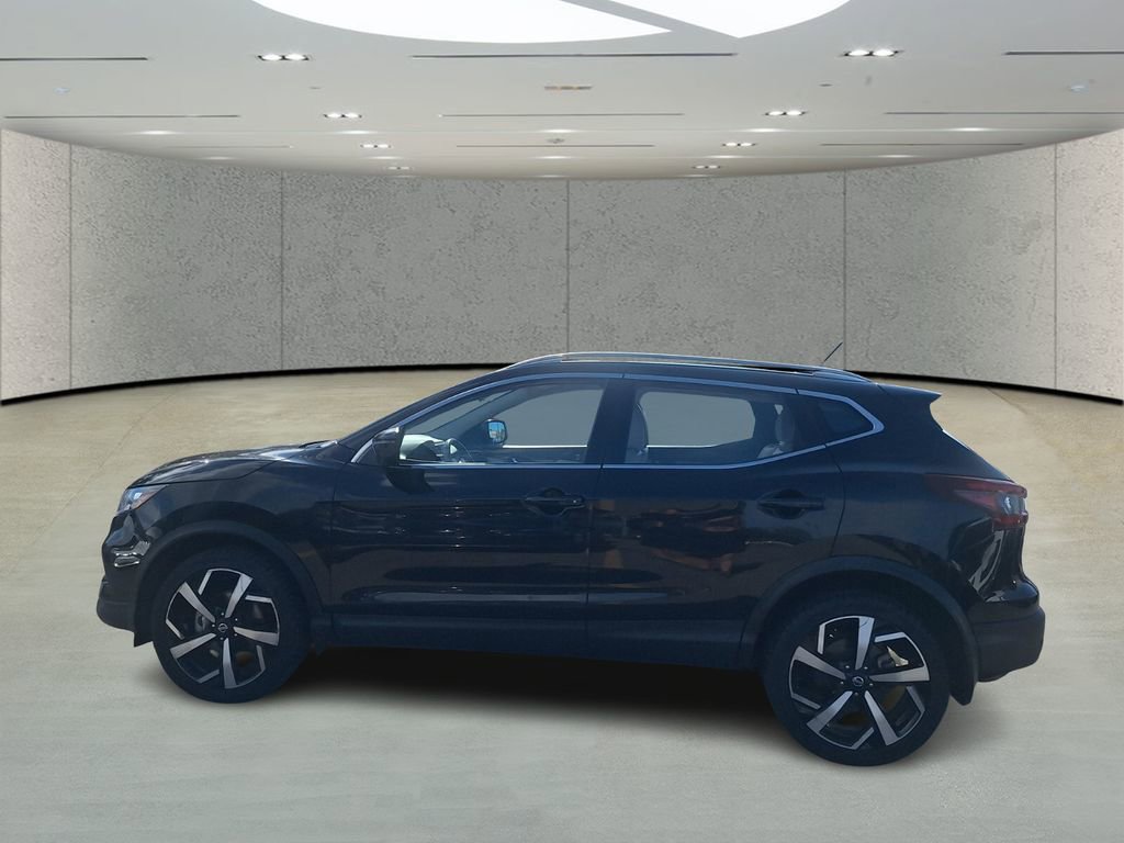 Used 2022 Nissan Rogue Sport SL image 2