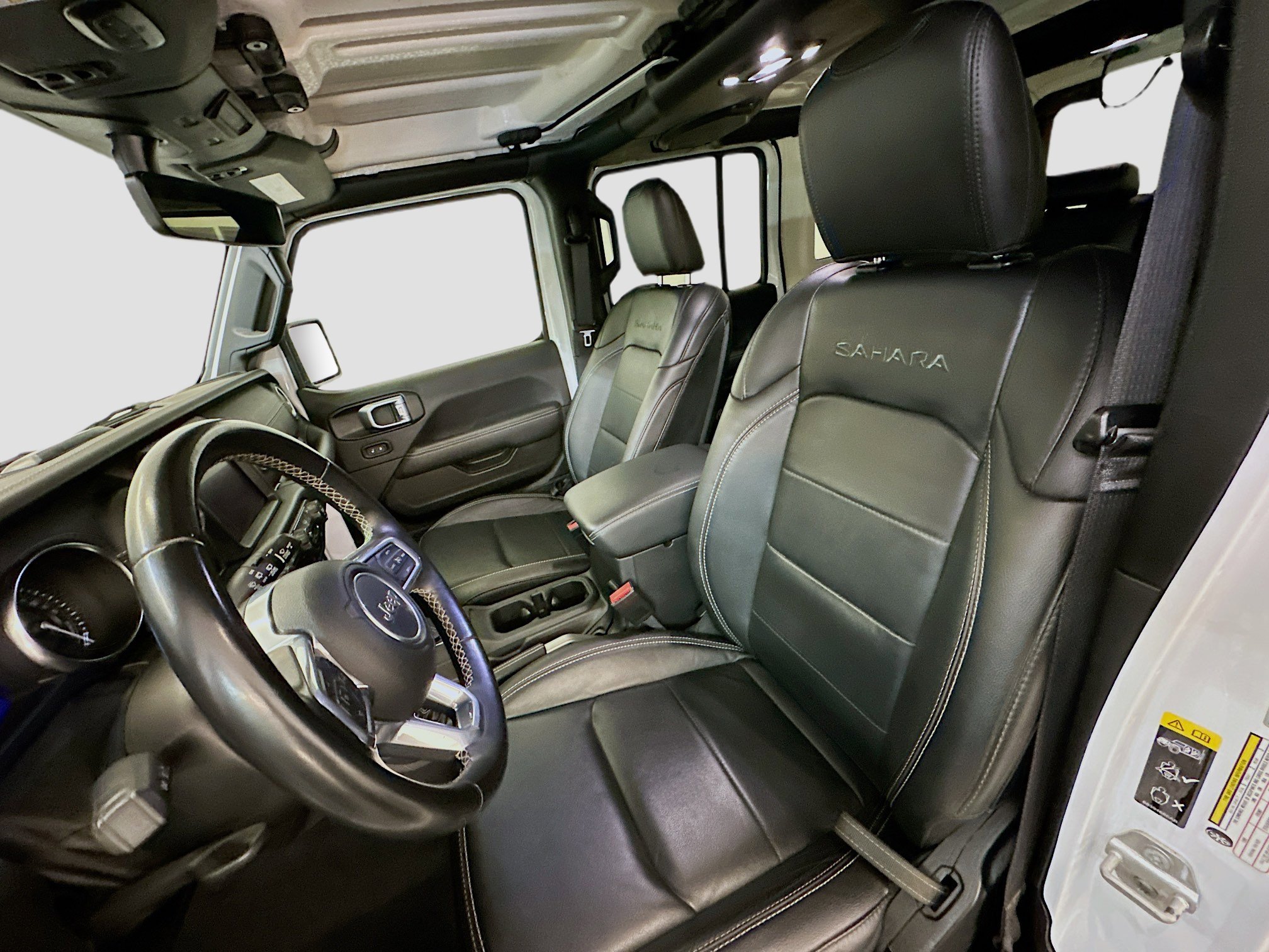 Used 2022 Jeep Wrangler Sahara AWD/4WD image 13