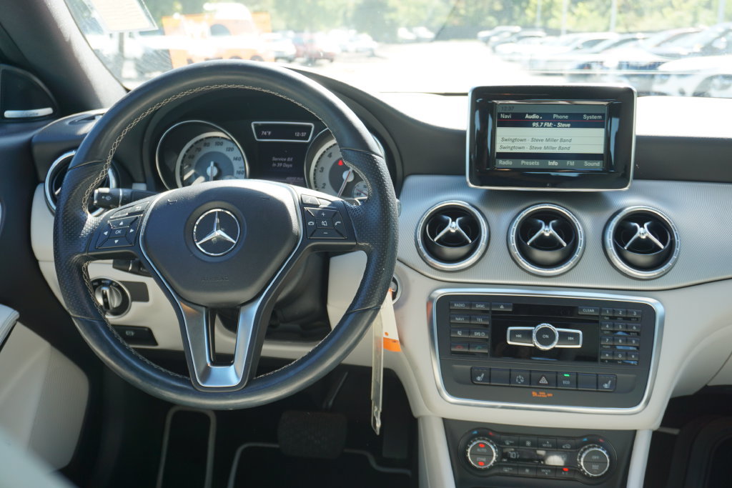 Used 2014 Mercedes-Benz CLA 250 image 21