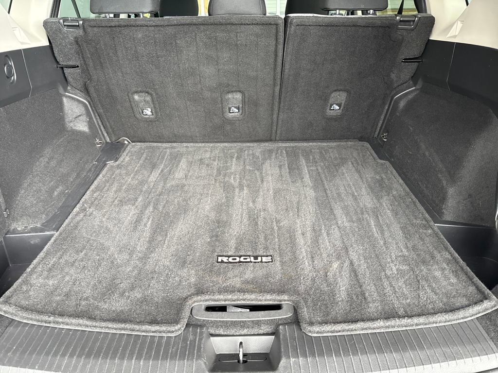 Used 2022 Nissan Rogue SV image 14