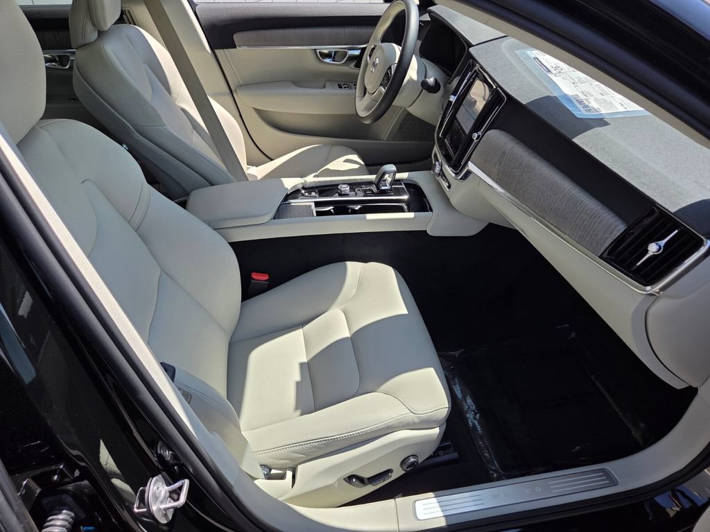 Used 2023 Volvo S90 B6 Plus AWD/4WD image 21
