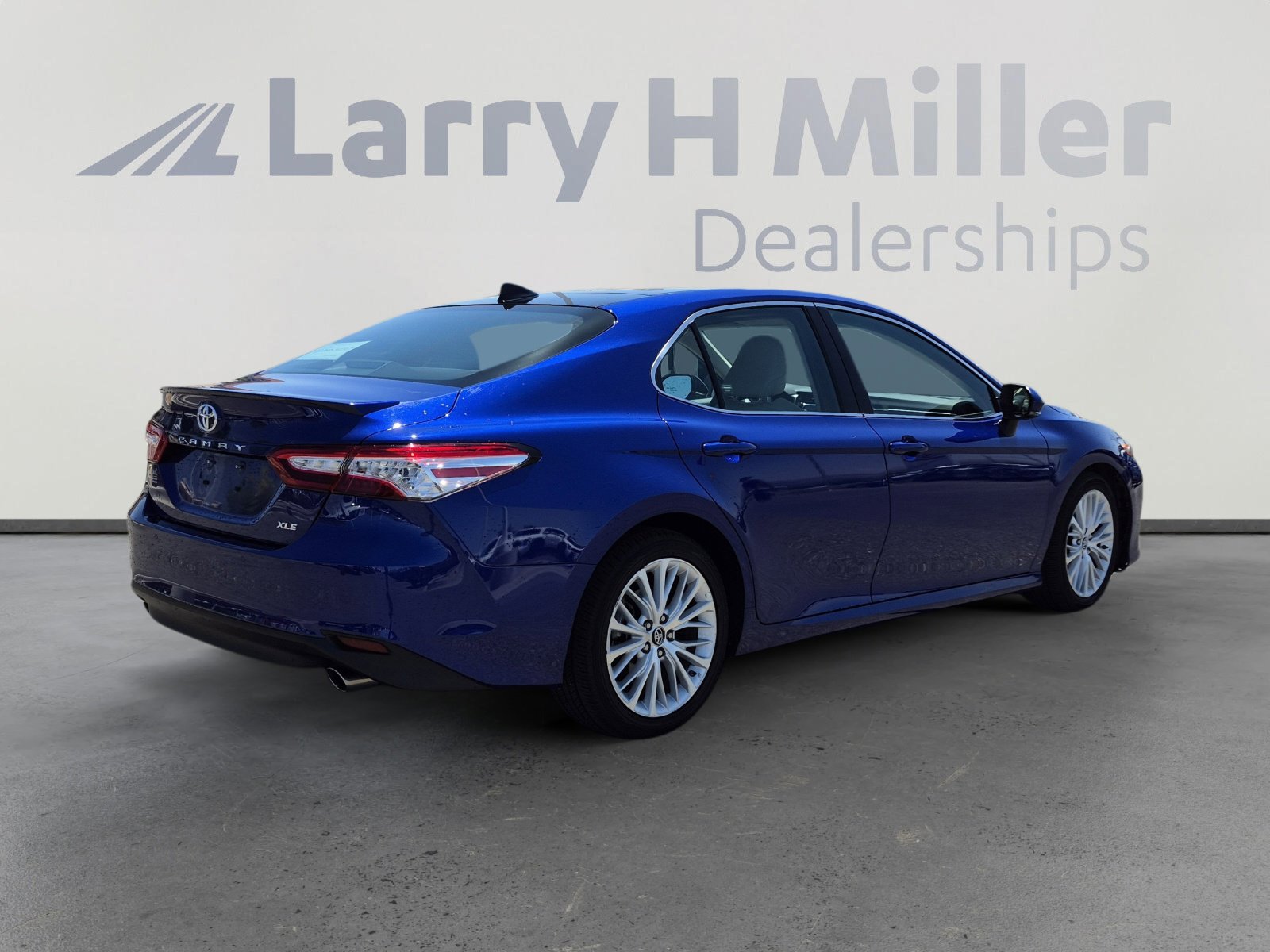 Used 2018 Toyota Camry XLE w/ Driver Assist Package FWD image 5