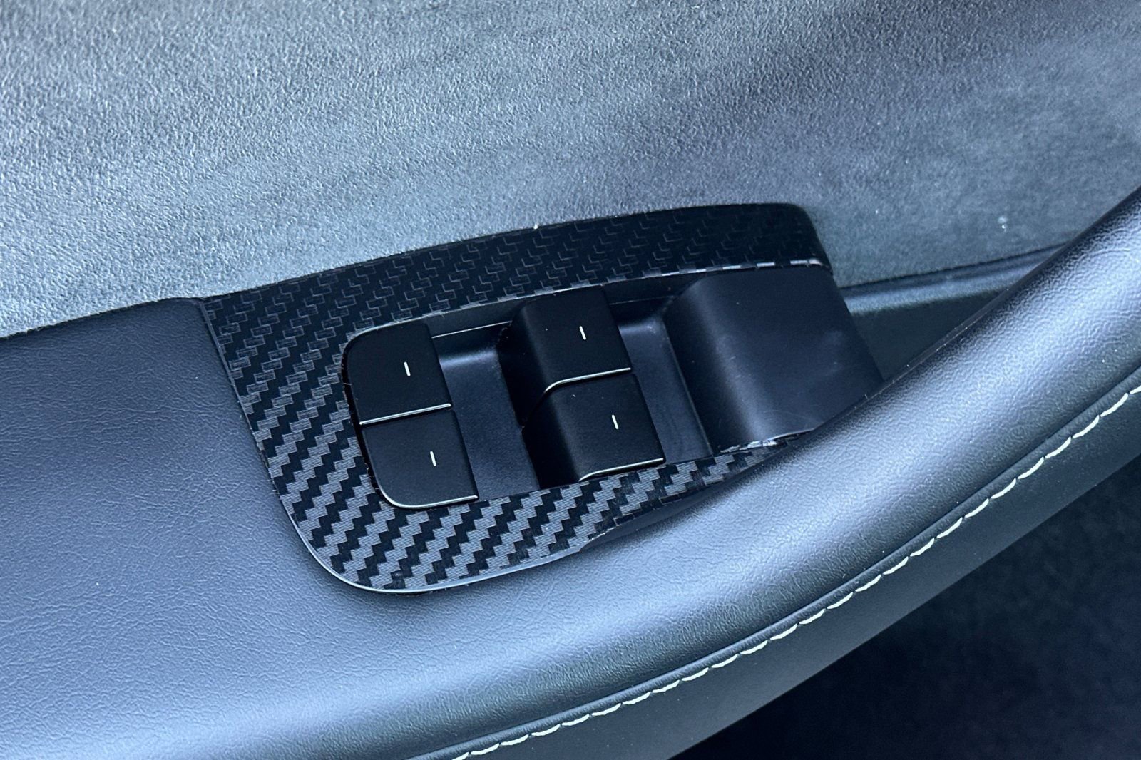 Used 2025 Tesla Model Y Long Range image 12