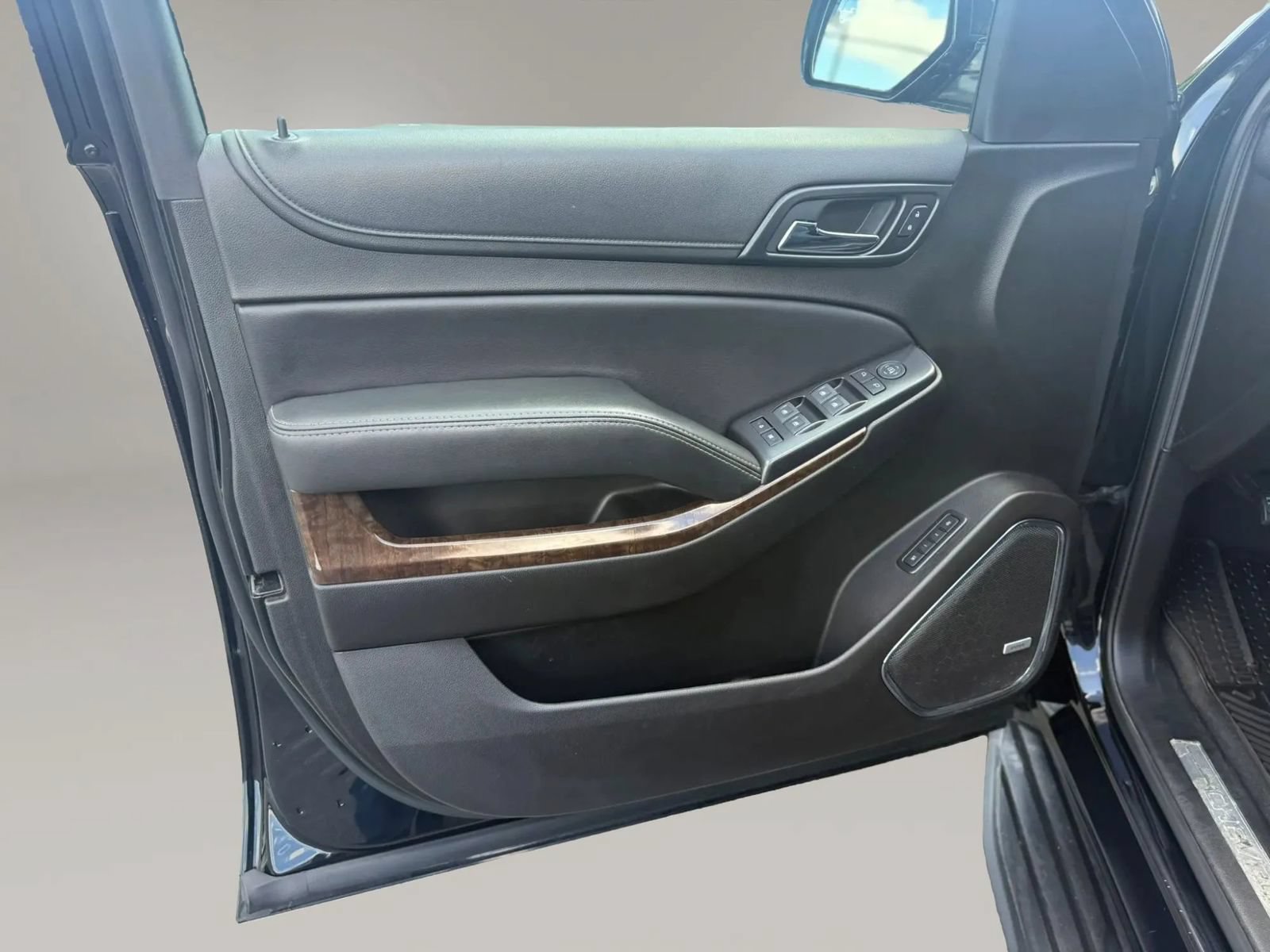 Used 2019 Chevrolet Suburban LT AWD/4WD image 11