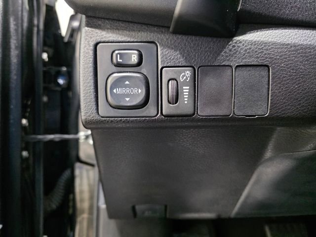 Used 2019 Toyota Corolla LE image 18