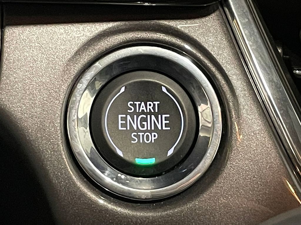 Used 2025 Chevrolet Trax ACTIV w/ Sunroof Package FWD image 30