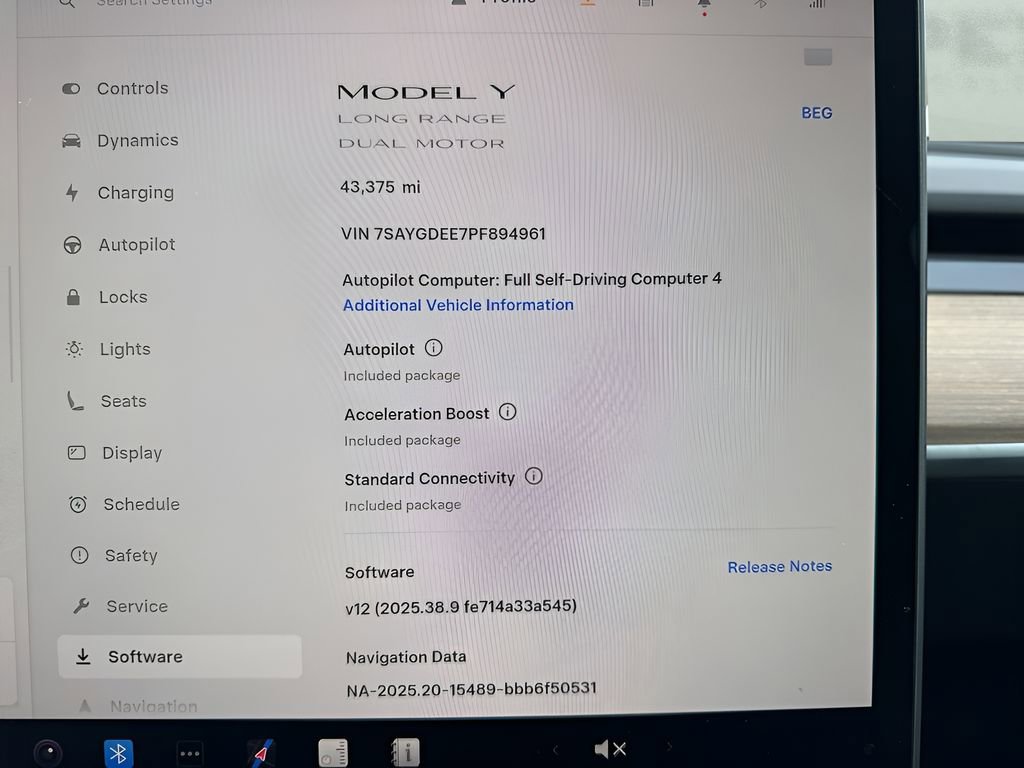 Used 2023 Tesla Model Y Long Range image 24