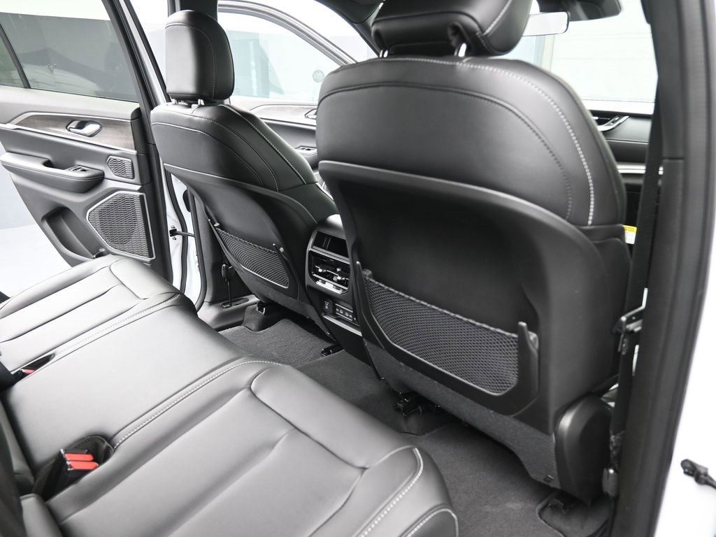 New 2026 Jeep Grand Cherokee Limited image 24