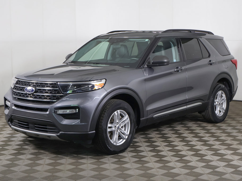 Used 2023 Ford Explorer XLT w/ Equipment Group 202A AWD/4WD image 6