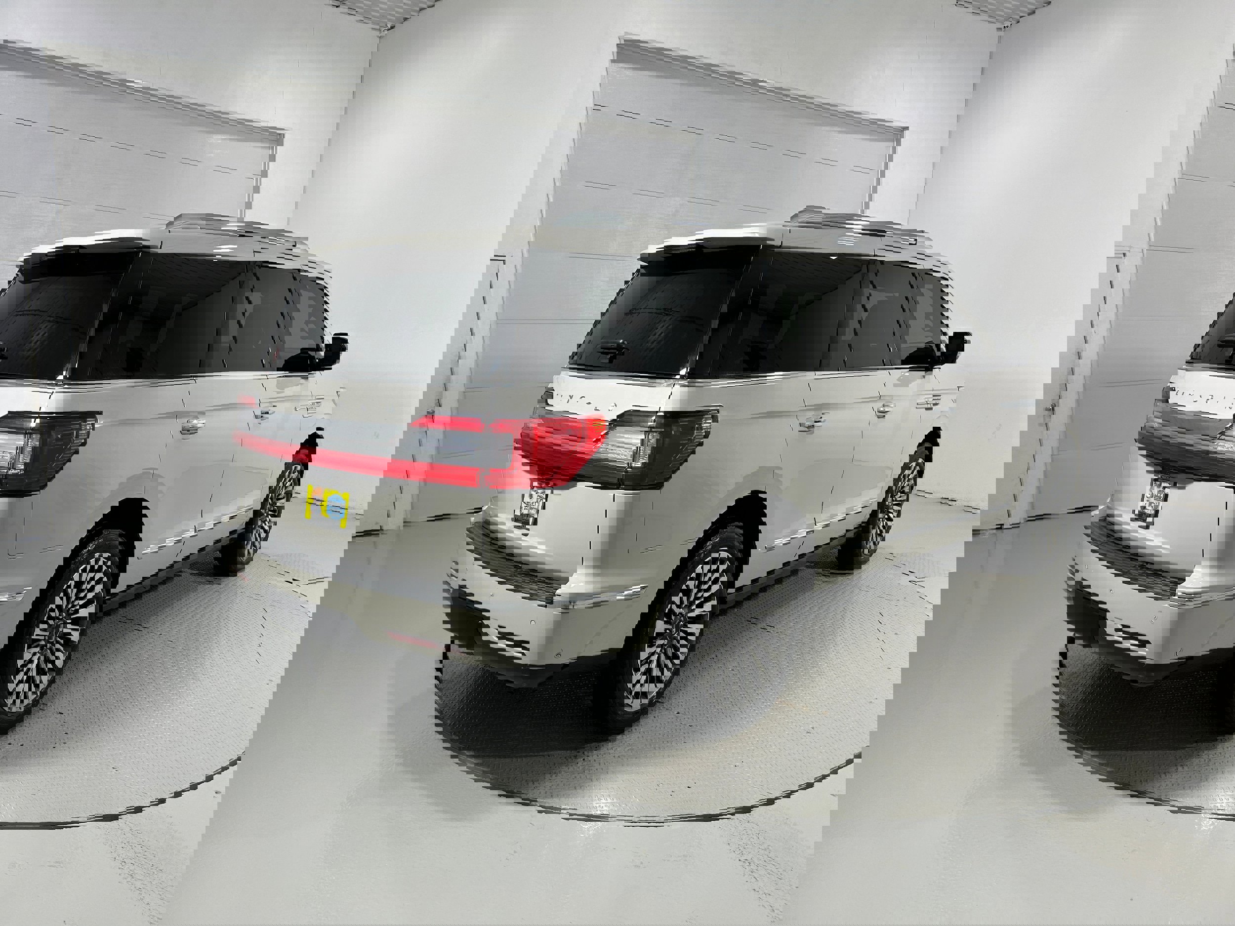 Used 2019 Lincoln Navigator Reserve image 41