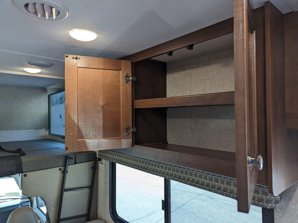 Used 2019 Chevrolet Express 4500 w/ RV Package RWD image 57