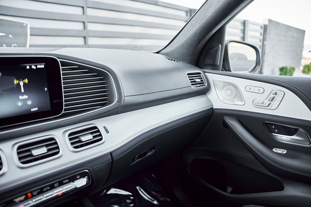 Used 2025 Mercedes-Benz GLS 63 AMG 4MATIC image 85
