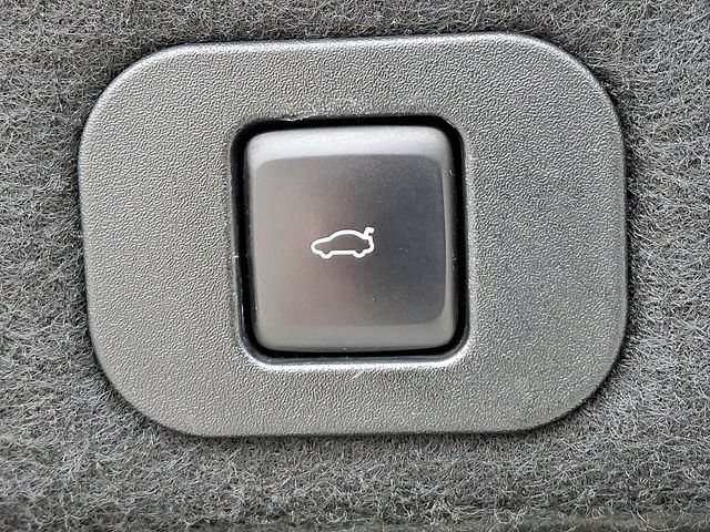 Used 2017 Lincoln Continental Select FWD image 28