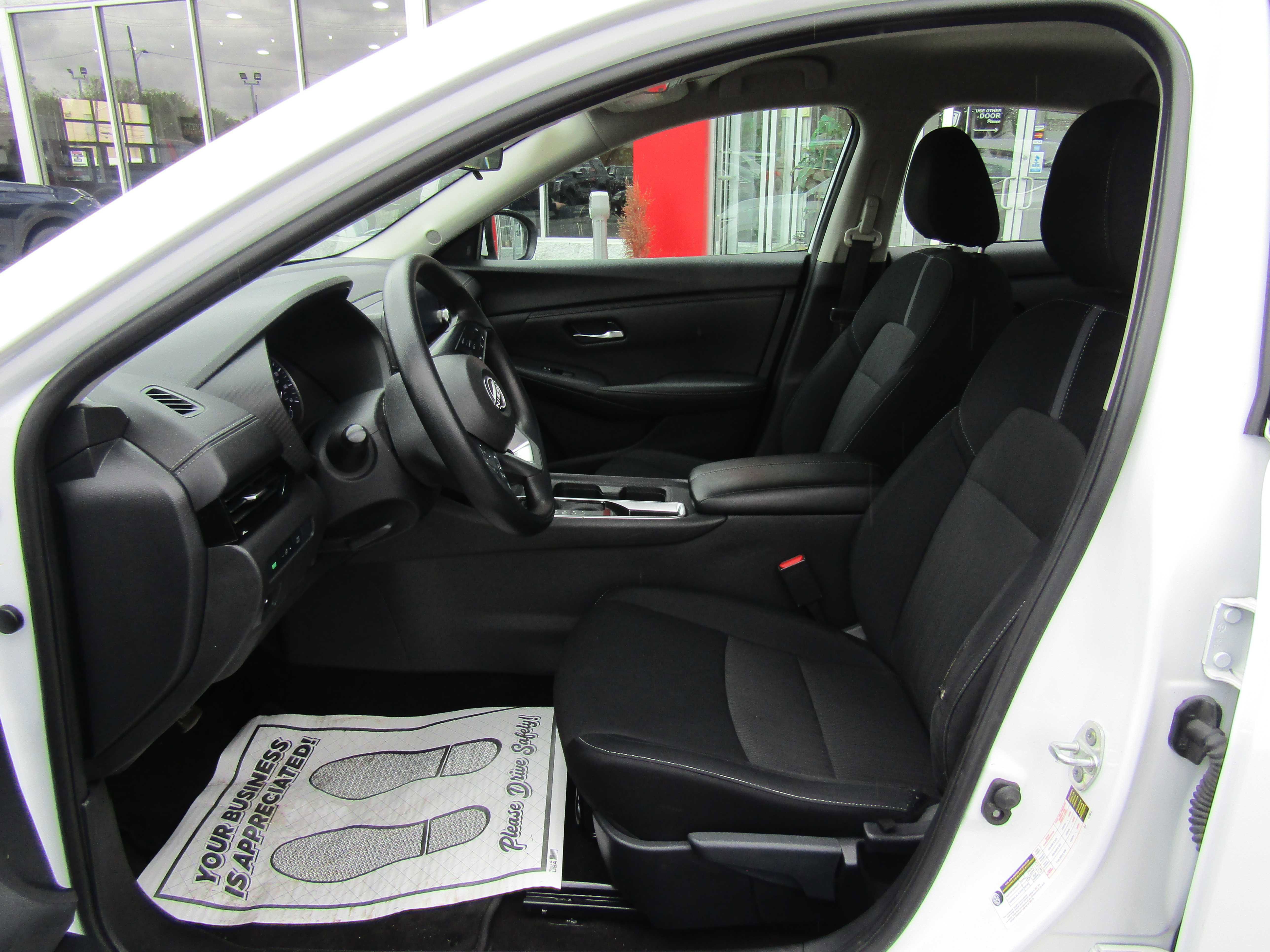 Used 2024 Nissan Sentra SV FWD image 9