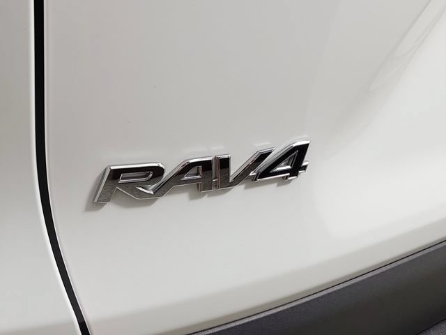 Used 2025 Toyota RAV4 XLE FWD image 9