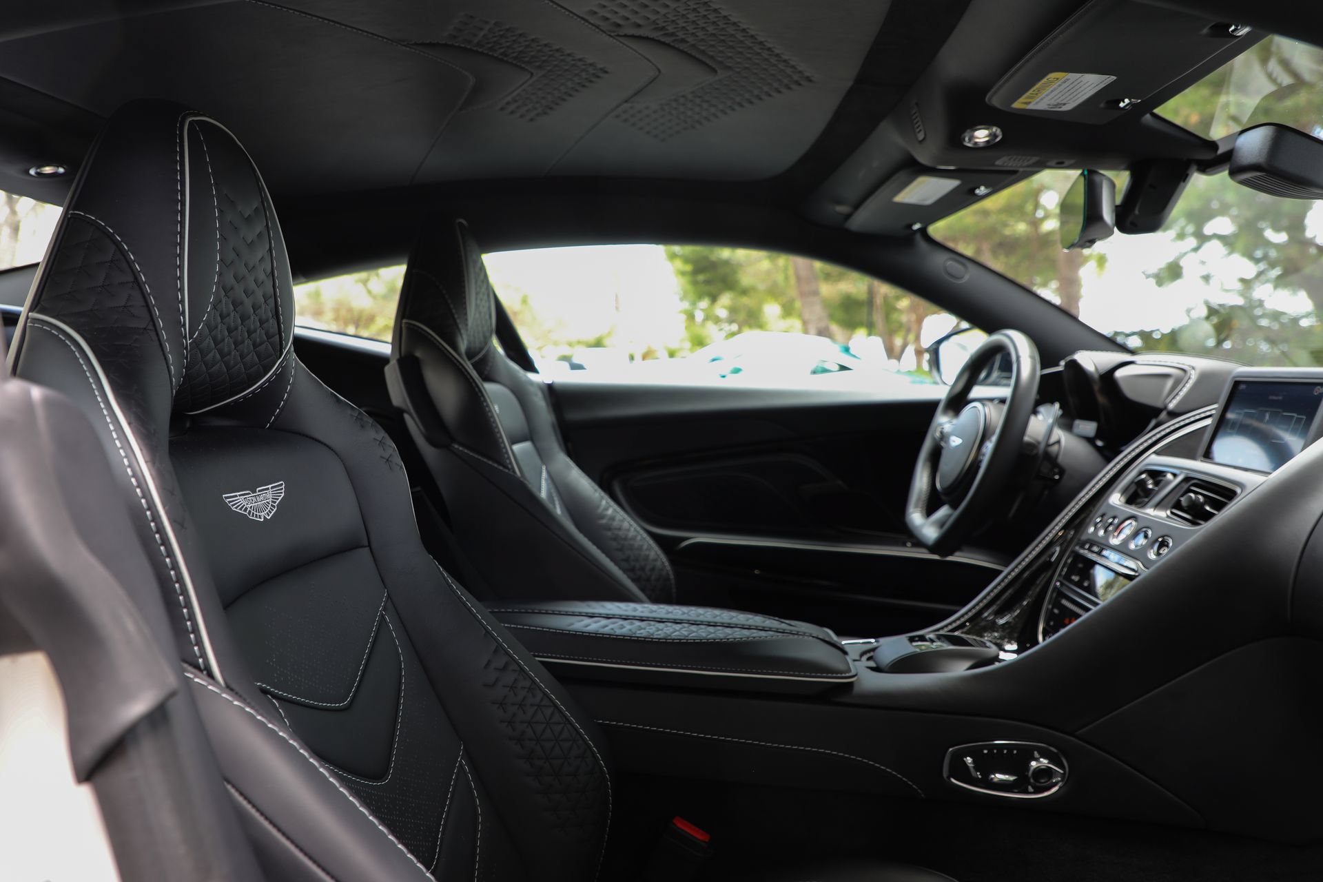 Used 2023 Aston Martin DBS Coupe RWD image 21