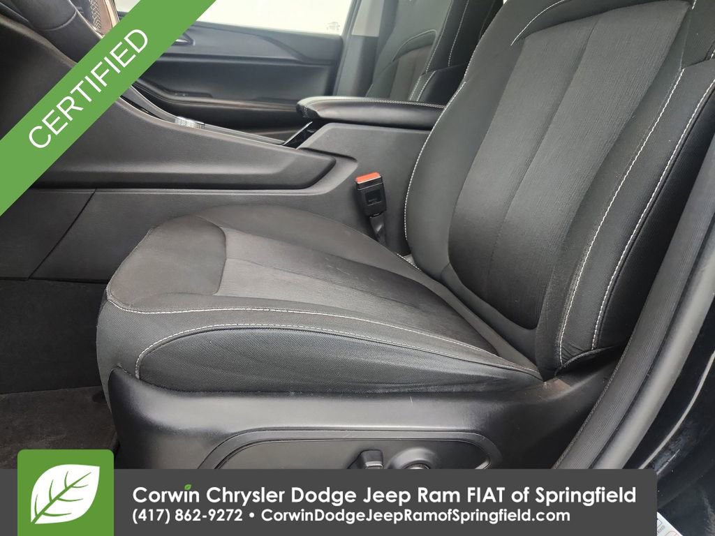 Certified 2023 Jeep Grand Cherokee L Laredo image 11