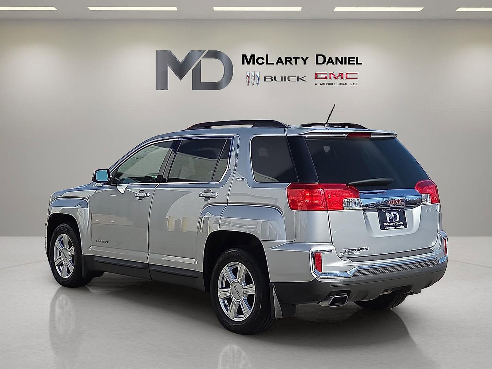 Used 2016 GMC Terrain SLE w/ Convenience Package image 4