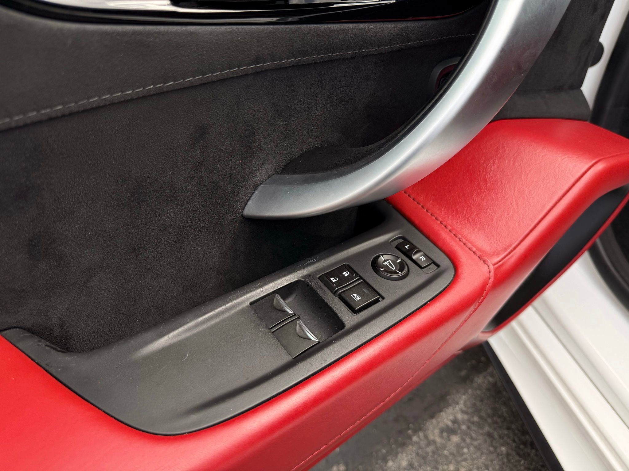 Used 2017 Acura NSX image 37