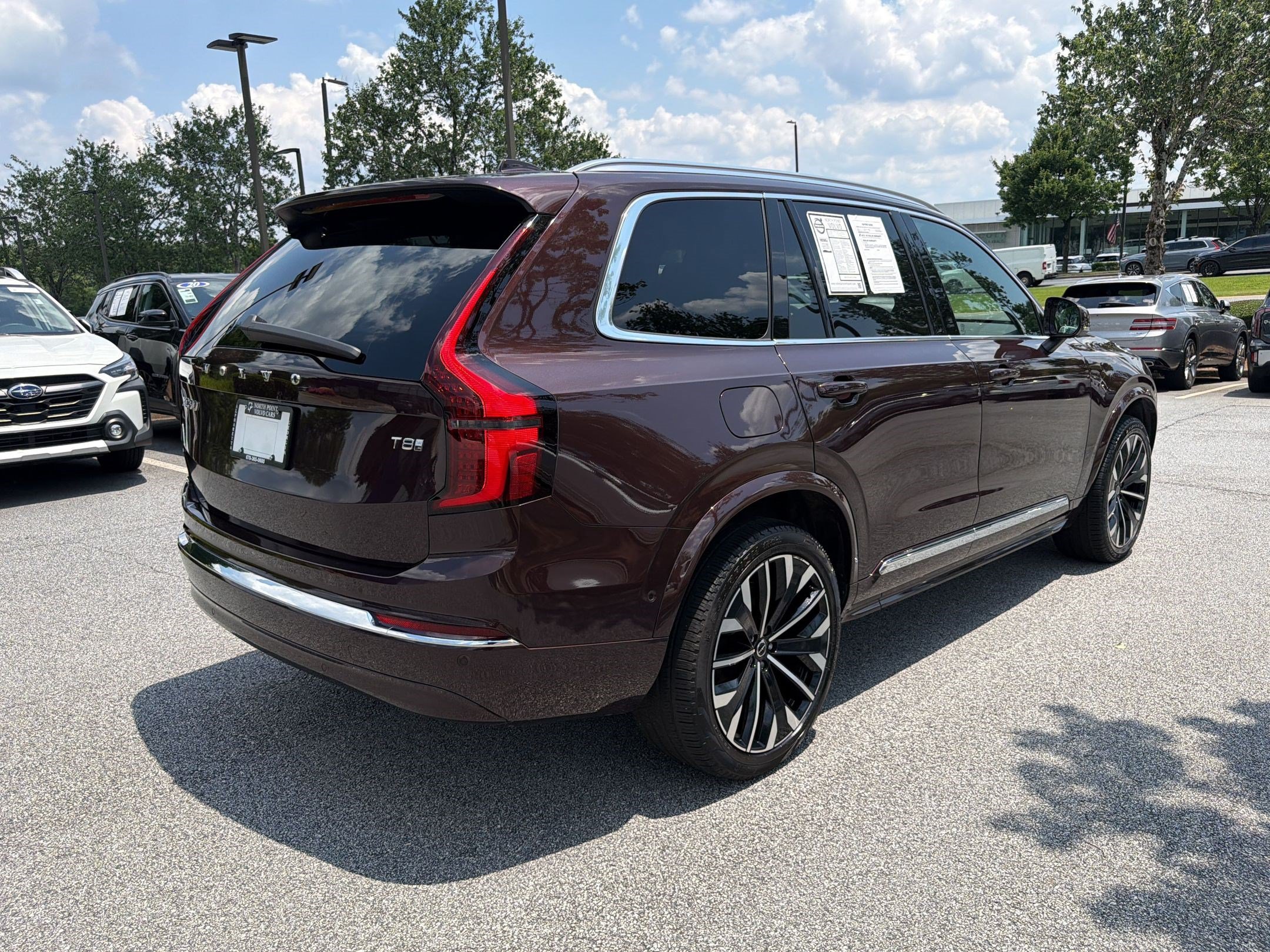 Used 2025 Volvo XC90 T8 Ultra w/ Lounge Package AWD/4WD image 9