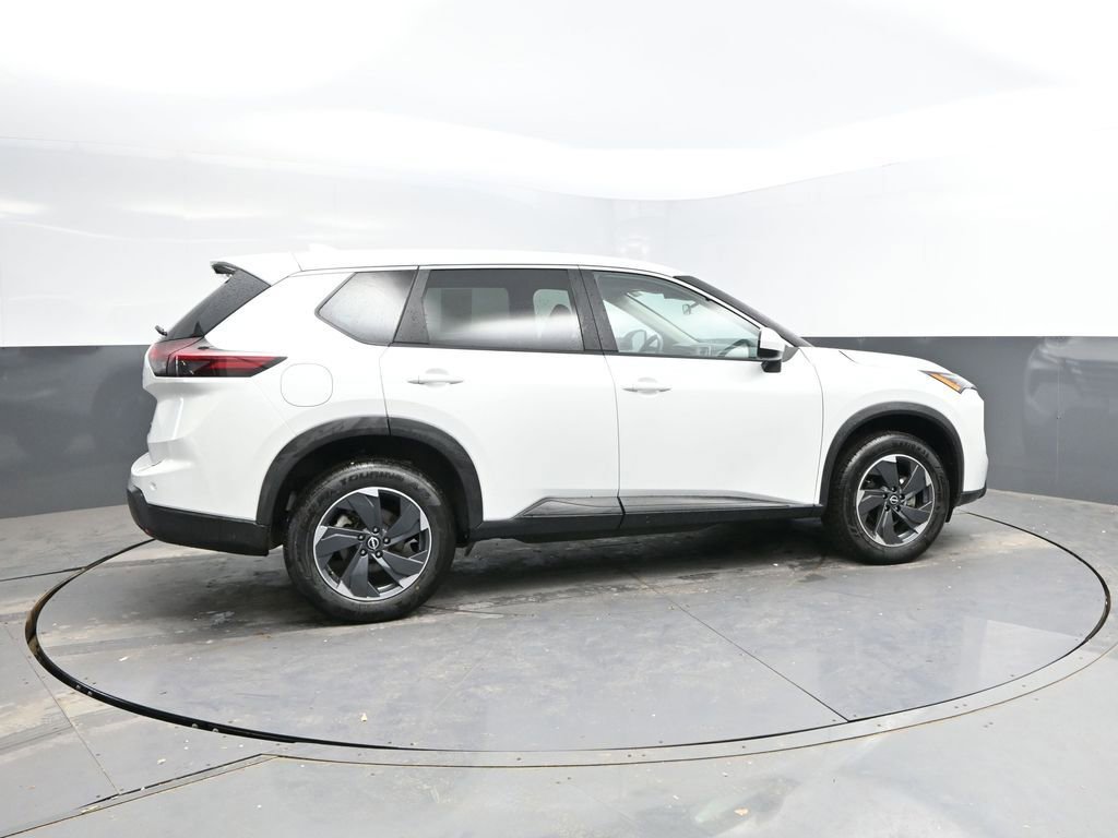 Used 2025 Nissan Rogue SV AWD/4WD image 10