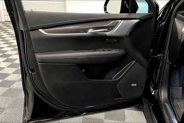 Used 2024 Cadillac XT5 Sportv w/ LPO, Floor Liner Package image 19