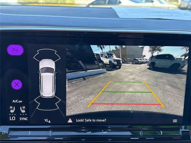 Used 2025 Volkswagen Atlas Peak Edition SE image 21