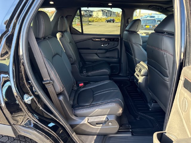 Used 2026 Honda Pilot TrailSport image 12