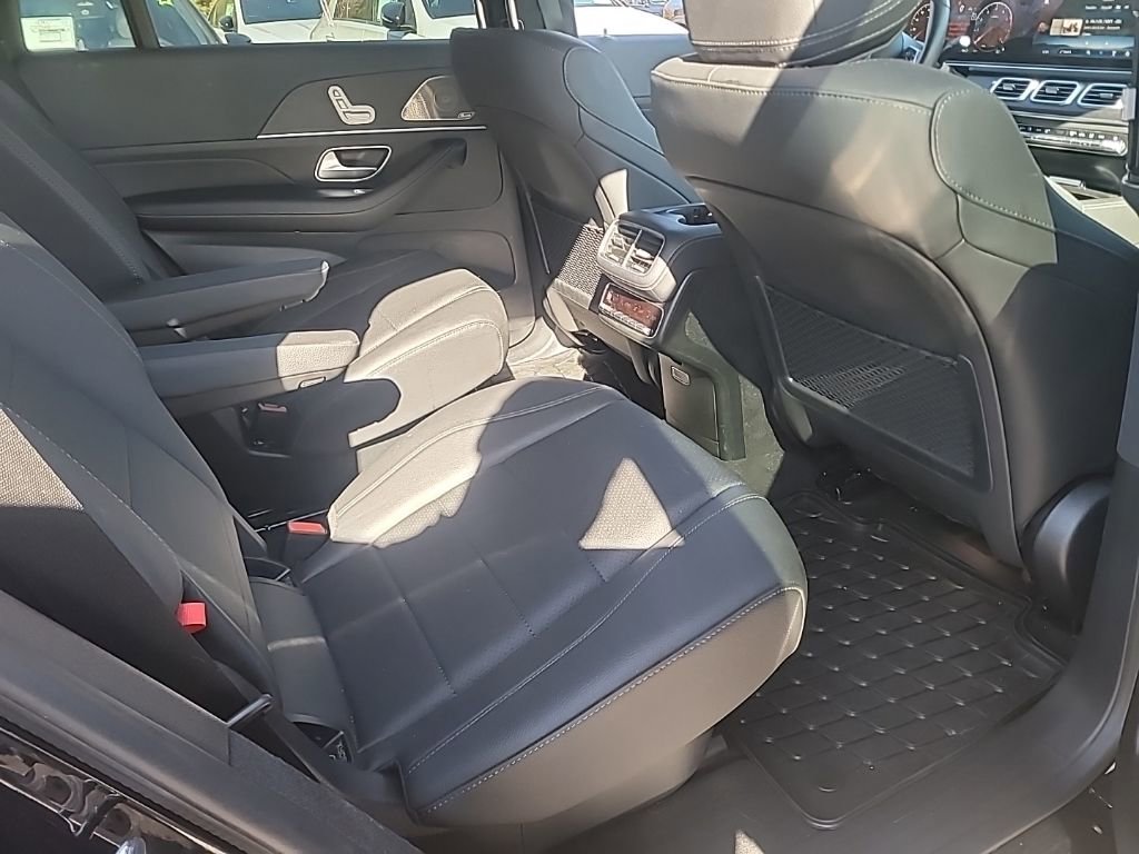 Used 2025 Mercedes-Benz GLS 450 4MATIC image 13