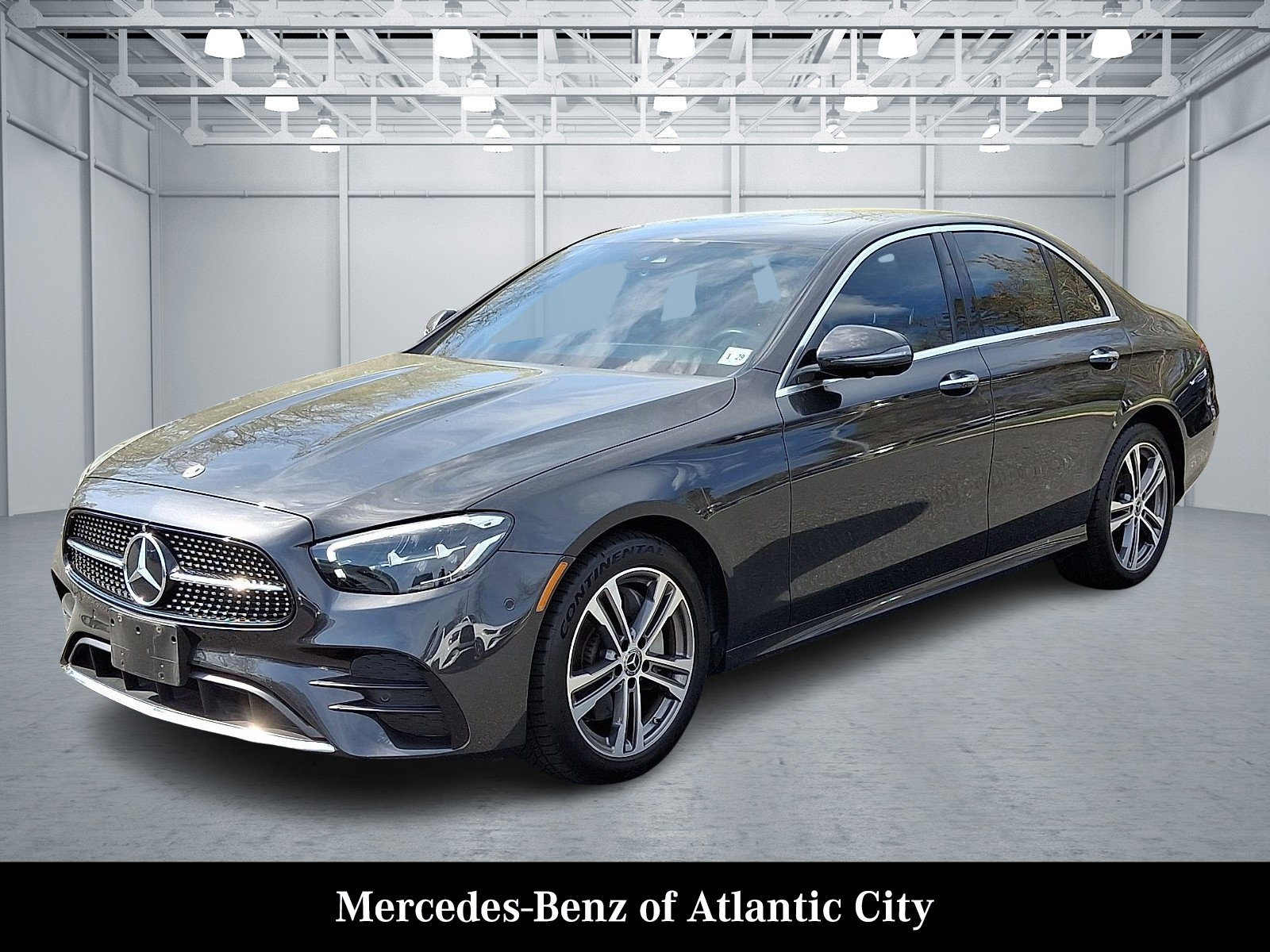 Used 2023 Mercedes-Benz E 350 4MATIC image 3