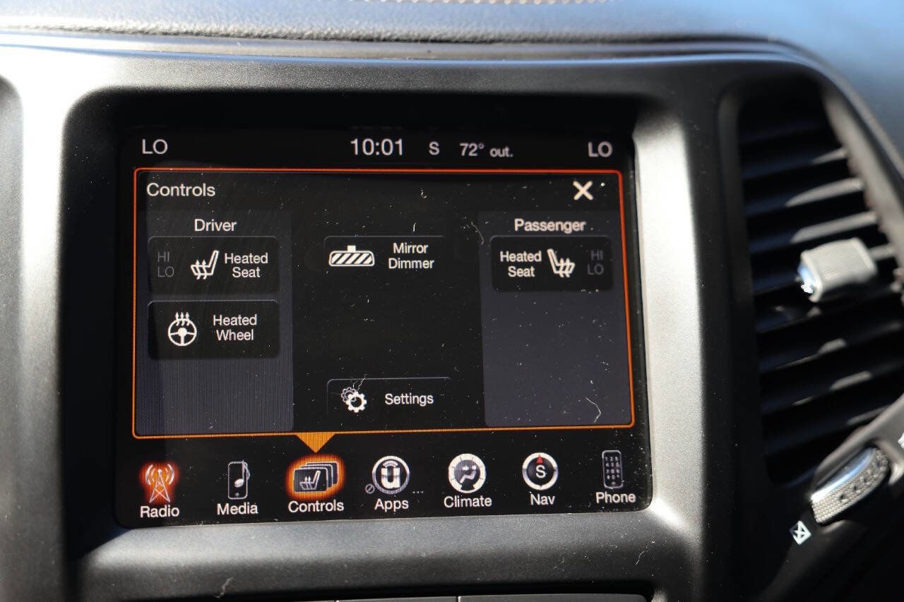 Used 2017 Jeep Cherokee High Altitude AWD/4WD image 23