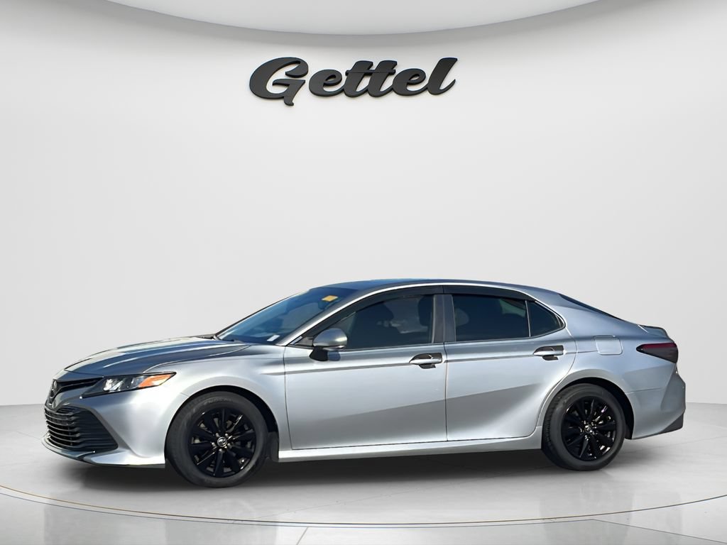 Used 2019 Toyota Camry LE w/ Convenience Package FWD image 1