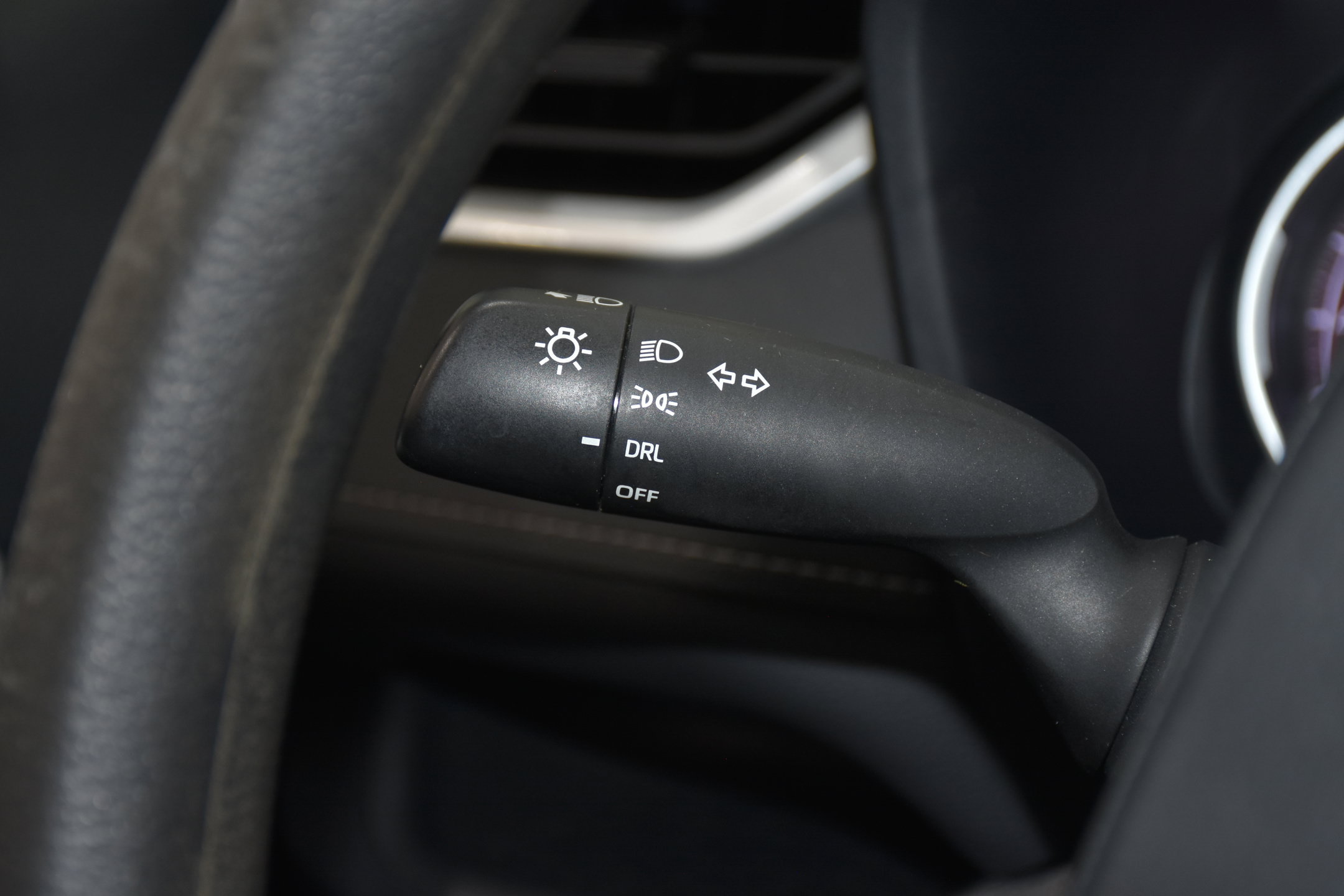 Used 2023 Toyota RAV4 LE FWD image 13