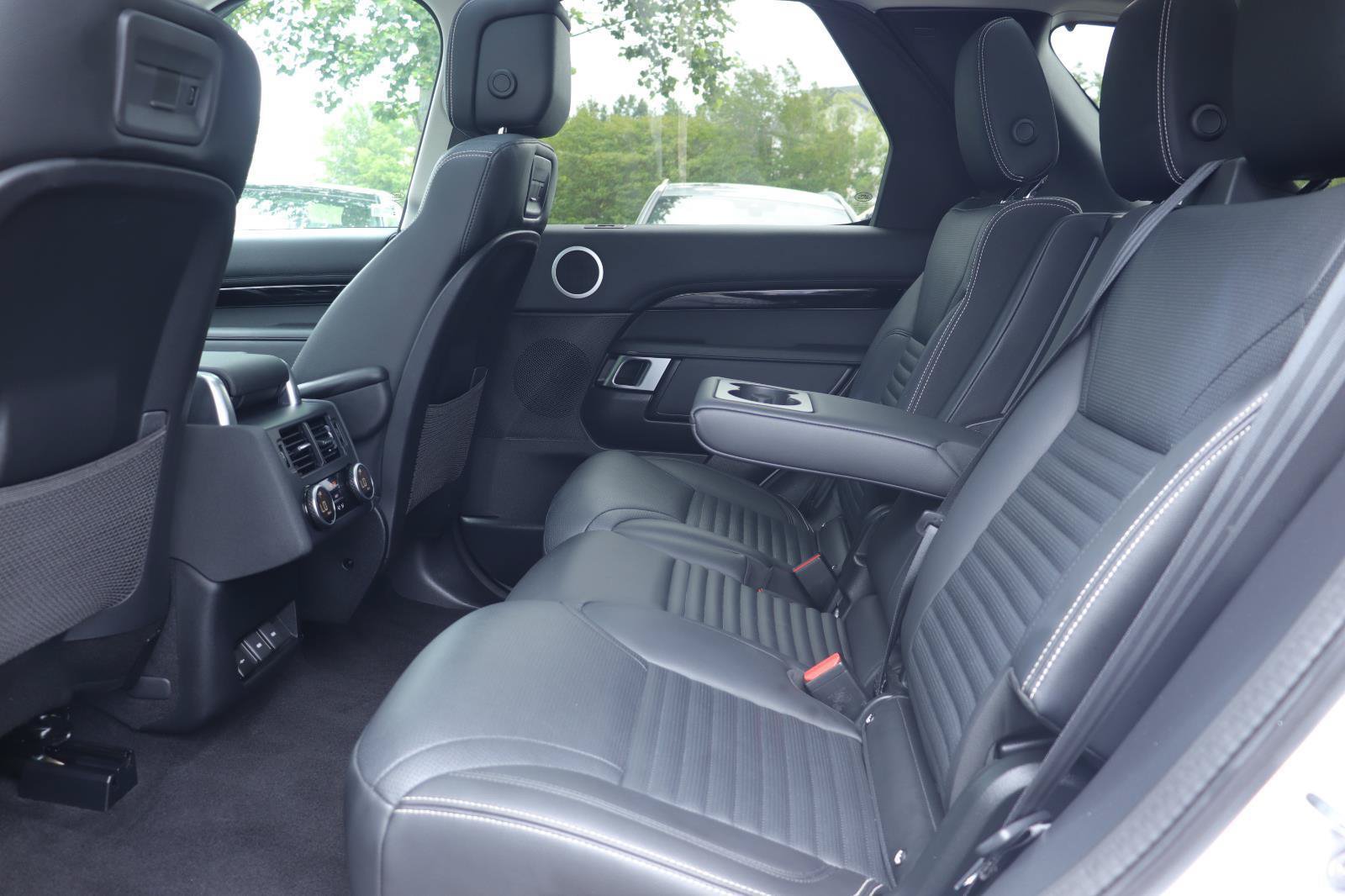 Used 2024 Land Rover Discovery S AWD/4WD image 12