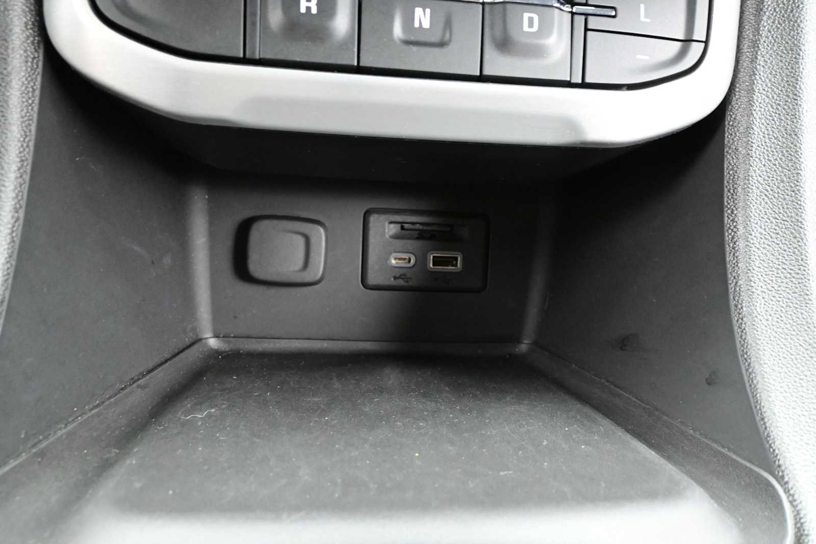 Used 2023 GMC Acadia SLE w/ Driver Convenience Package AWD/4WD image 16