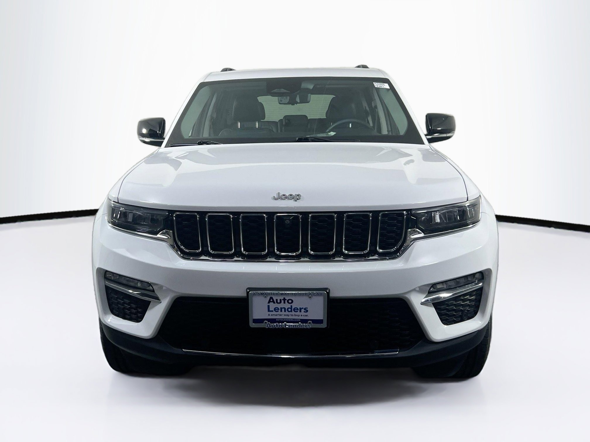Used 2023 Jeep Grand Cherokee Limited w/ Luxury Tech Group II image 2